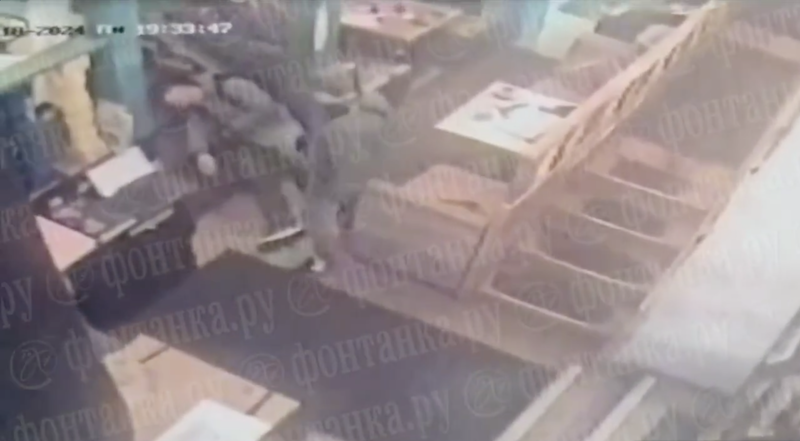 VIDEO. Revenit de pe frontul ucrainean, un fost mercenar Wagner și-a împușcat partenerul de afaceri într-un restaurant din Sankt Petersburg. El fusese scos din pușcărie pentru a fi trimis pe front