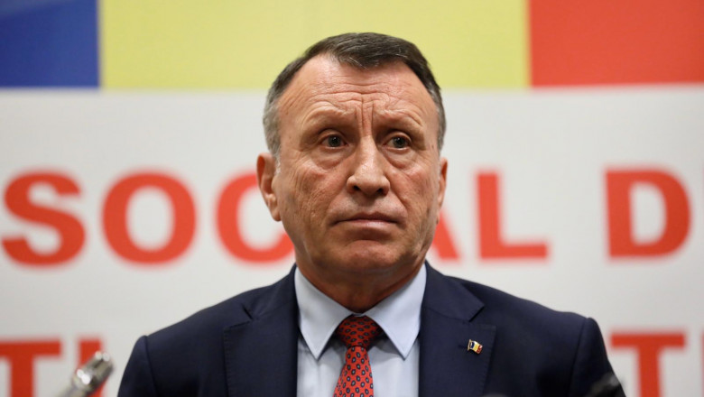 Mărturie din România profundă. Cum e Olt campionul prezenței la vot: „La fiecare secție, angajați din Primărie ori poștașul se uită cine vine și cine nu. Clanul Stănescu a subjugat tot. Oamenii sunt înfricoșați“