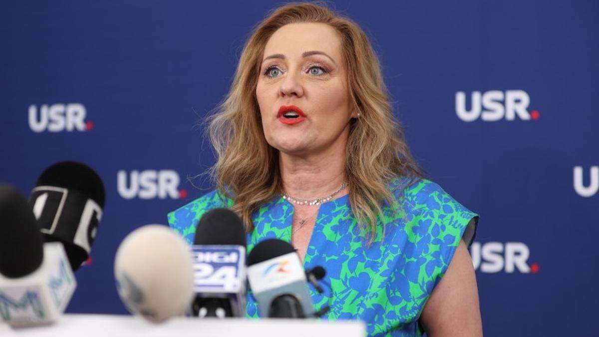 Elena Lasconi: „Când devin președinte, inițiez reforma administrativă și relansez lupta anticorupție. Nu sunt din sistem și nu mă manevrează nimeni cu sforicelele”
