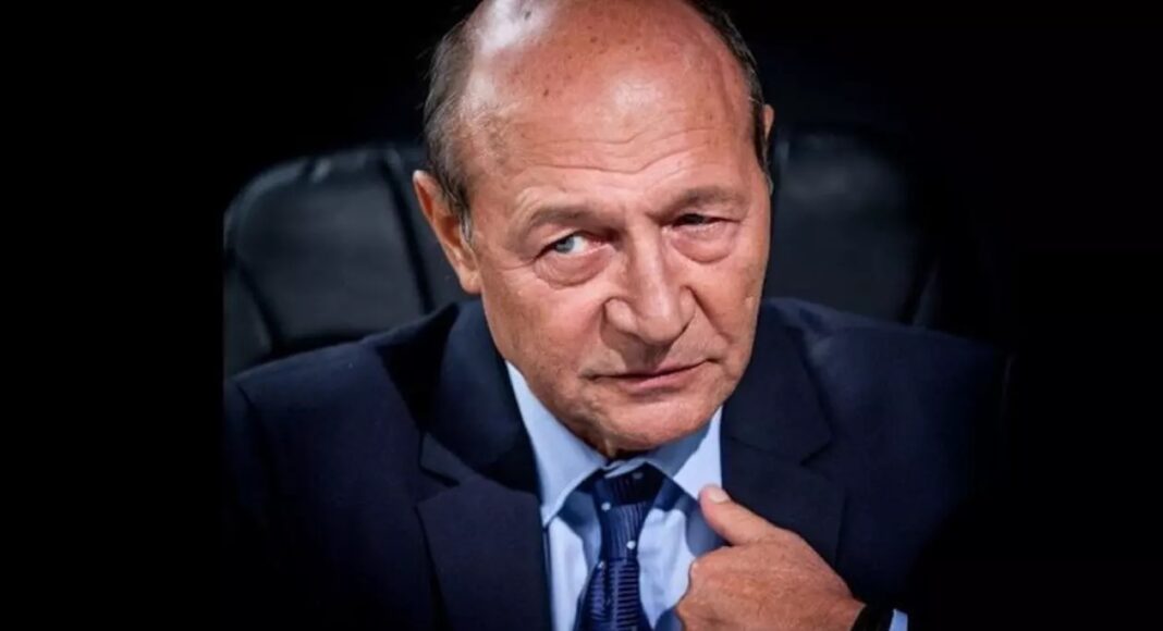 Traian Băsescu a fost operat pe inimă, de urgență, la Paris, după un control de rutină. Probleme cu stenturile montate anterior