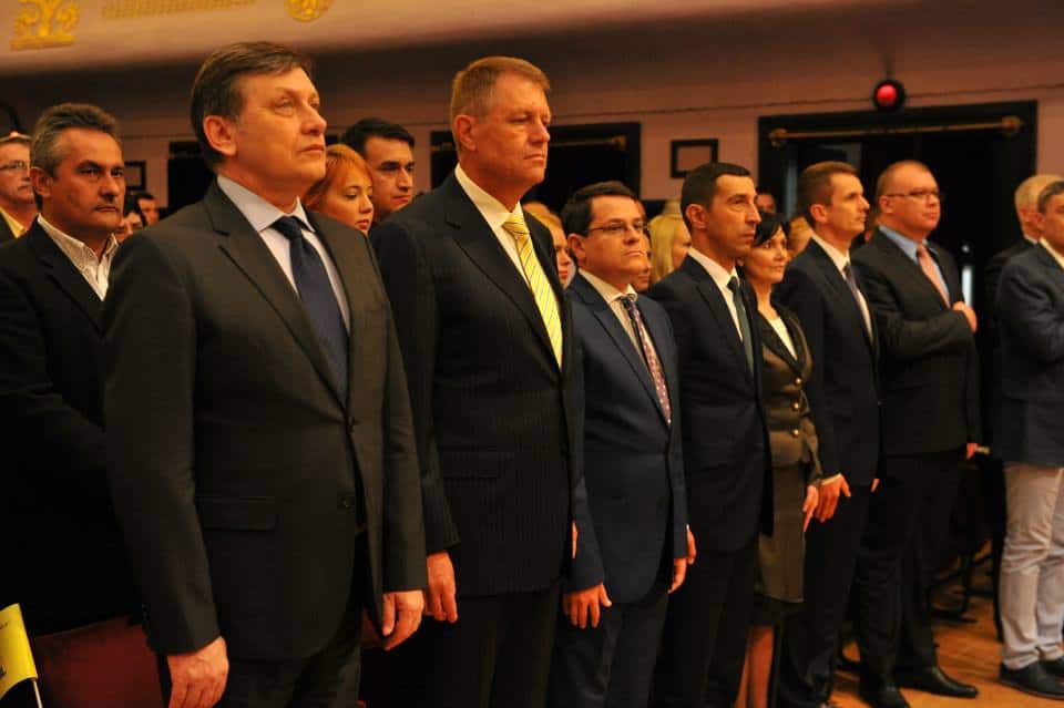 Surse: Crin Antonescu e praf în sondajele reale, PNL ar propune USR și UDMR un candidat comun la Președinție, posibil Ilie Bolojan