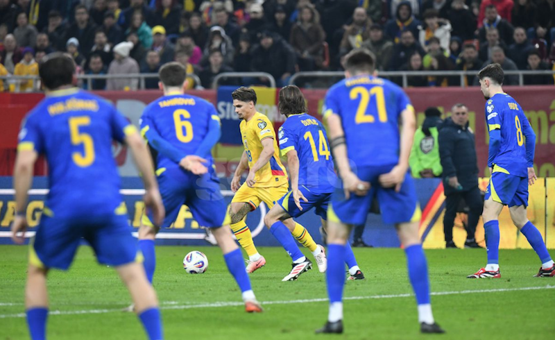 Analiza unui debut dezastruos: România – Bosnia 0-1 în preliminariile CM 2026. Echipă anemică, tactică greșită, un mare ratangiu și un penalty clar refuzat de arbitru