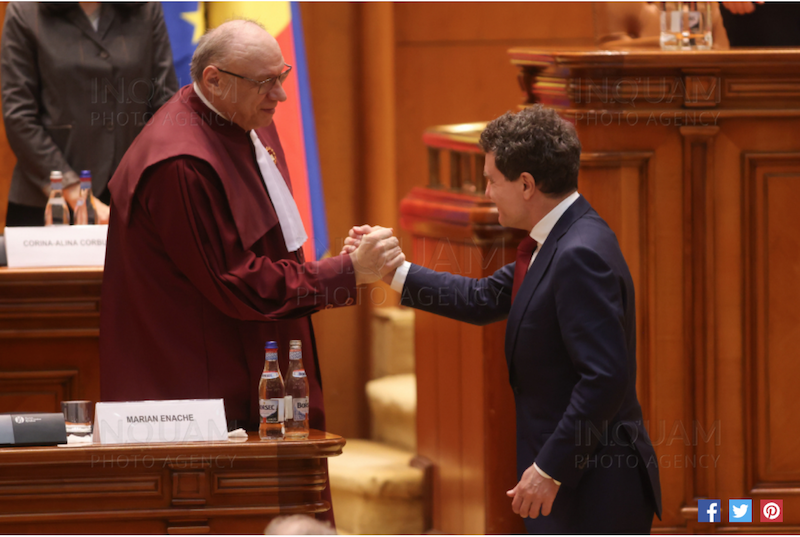 Curtea Constituțională îl sabotează pe Nicușor Dan din prima săptămână de mandat: declarațiile de avere devin secrete și nu mai includ soții și copiii! Atac și la declarațiile de interese