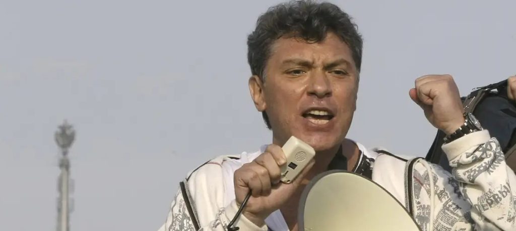 Boris Nemțov la un miting anti-Putin (Moscova 2012). Sursa: picture-alliance/AP Photo/M. Japaridze