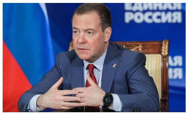 Dmitri Medvedev - un politician care a degenerat de la liberalismul democratic la imperialismul putinist. Sursa: The Guardian/Yekaterina Shtukina/AP 