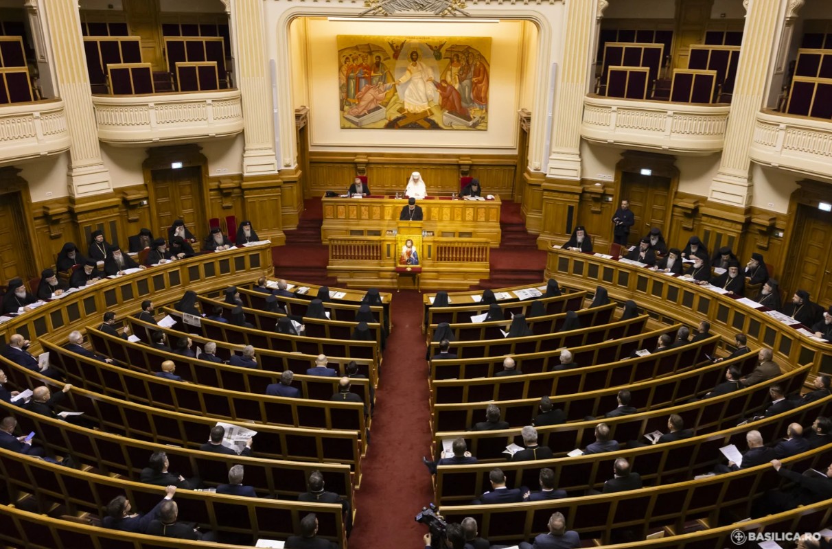 Adunarea Națională Bisericească - organismul central deliberativ al BOR, două treimi dintre membri fiind creștini mireni. FOTO: Basilica