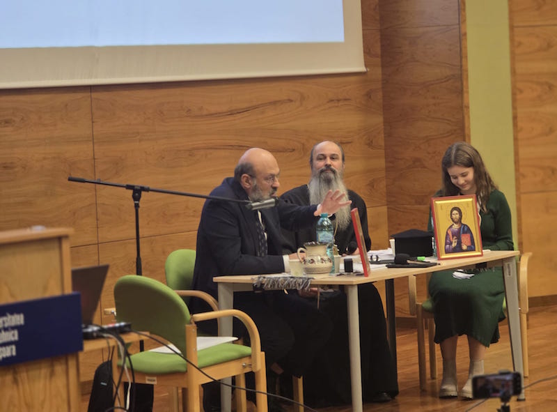 Șarlatanie la Timișoara: preoții au promovat, sub nume fals, un guru despre care au ascuns că e senator AUR! Au încercat să-i dosească trecutul conspiraționist-legionar